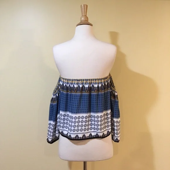 Off Shoulder Half Sleeve Floral Cropped Blouse - Picture 8 of 8